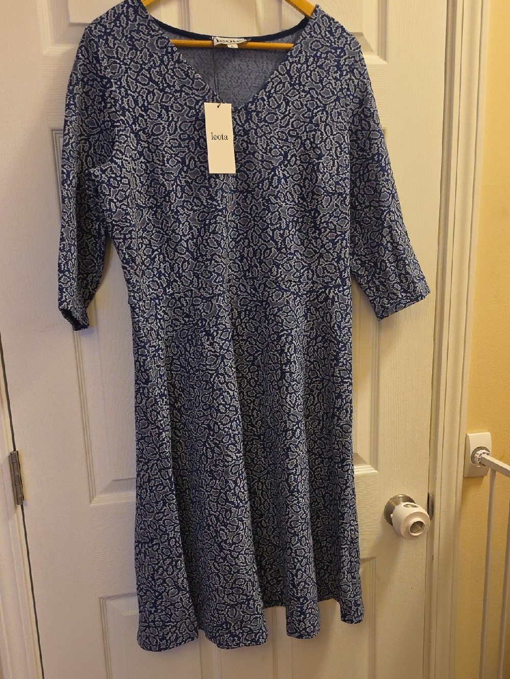 NWT Leota Stretch Knit Fit & Flare Dress Blue White Size 1L